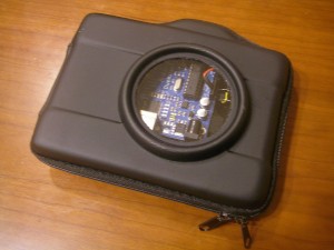 パートナーのイメージ通り、後ろの丸窓からArduinoのかわいい姿が。